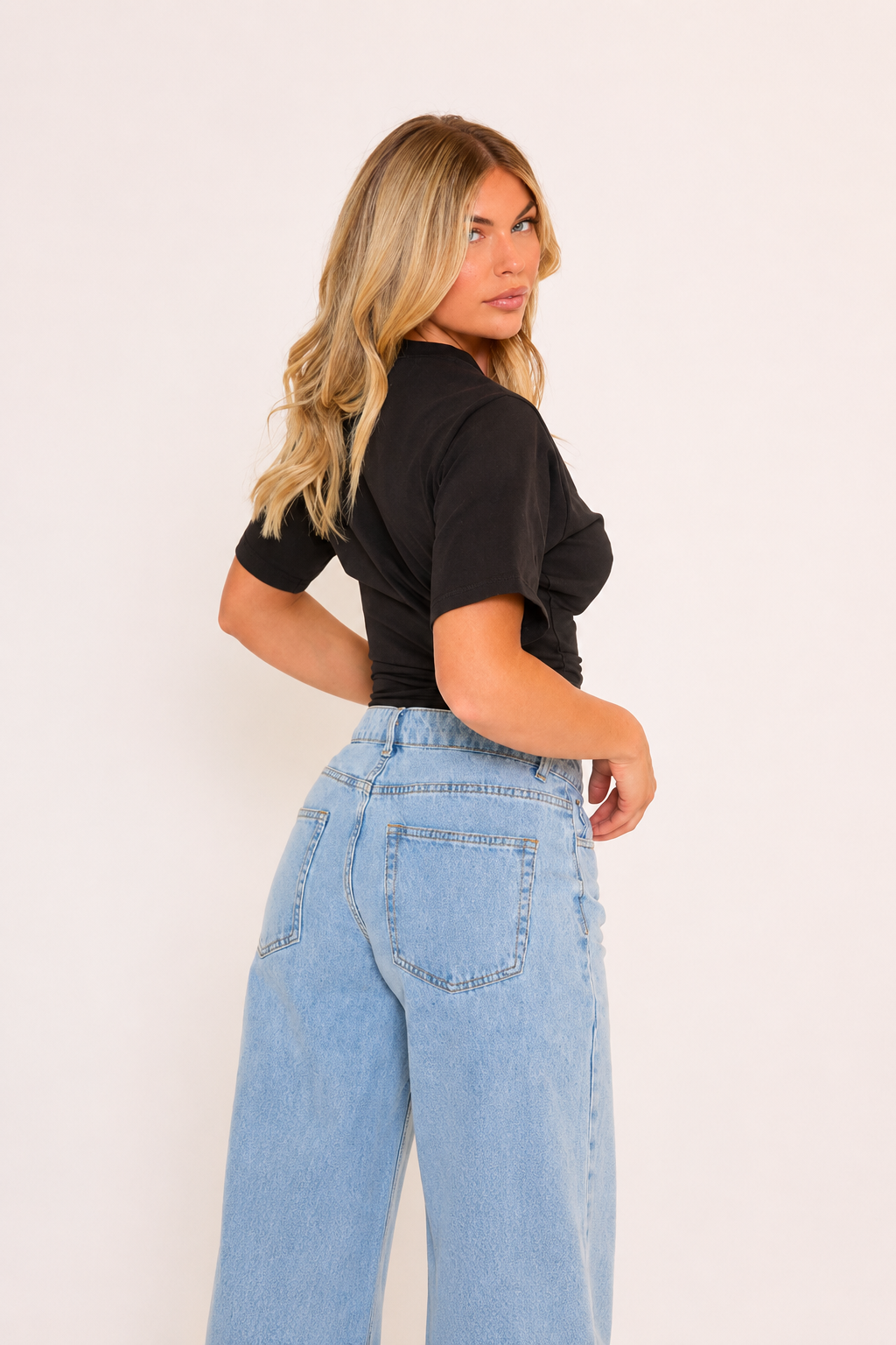 KIMMY | Camiseta corta elegante con corte ajustado